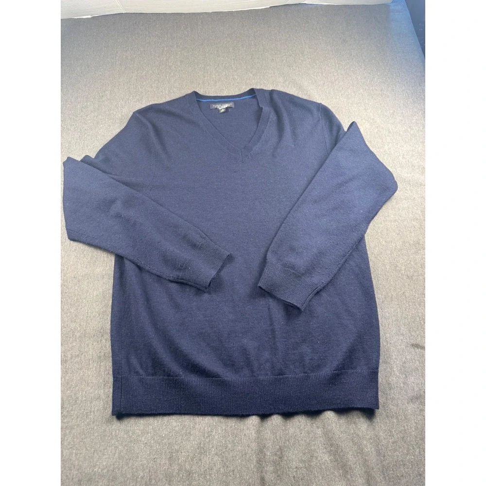Banana Republic Mens Navy Blue Extra Fine Merino Wool V-Neck Sweater Medium‎